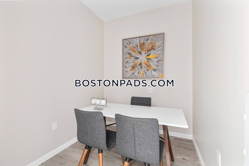 Lynn - $2,670+ /month