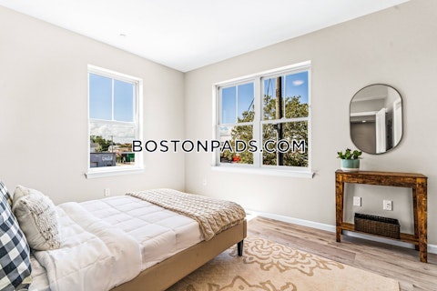 Blossom St. Lynn photo 5