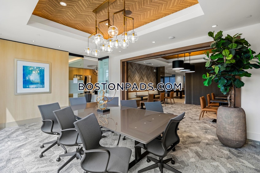 Plymouth - $2,601+ /month