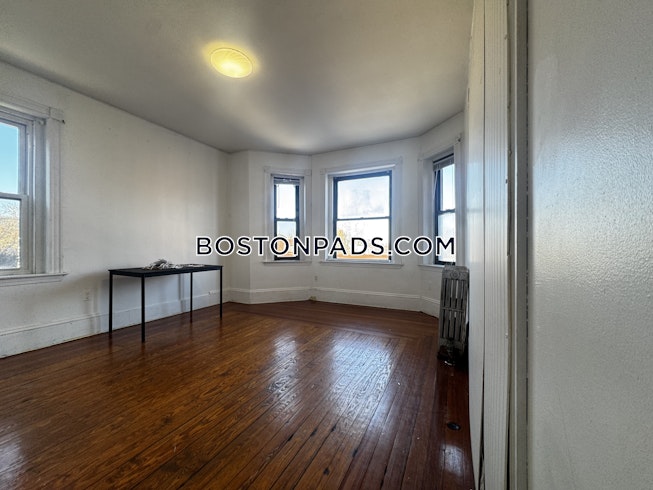 Boston - $4,200+ /mo