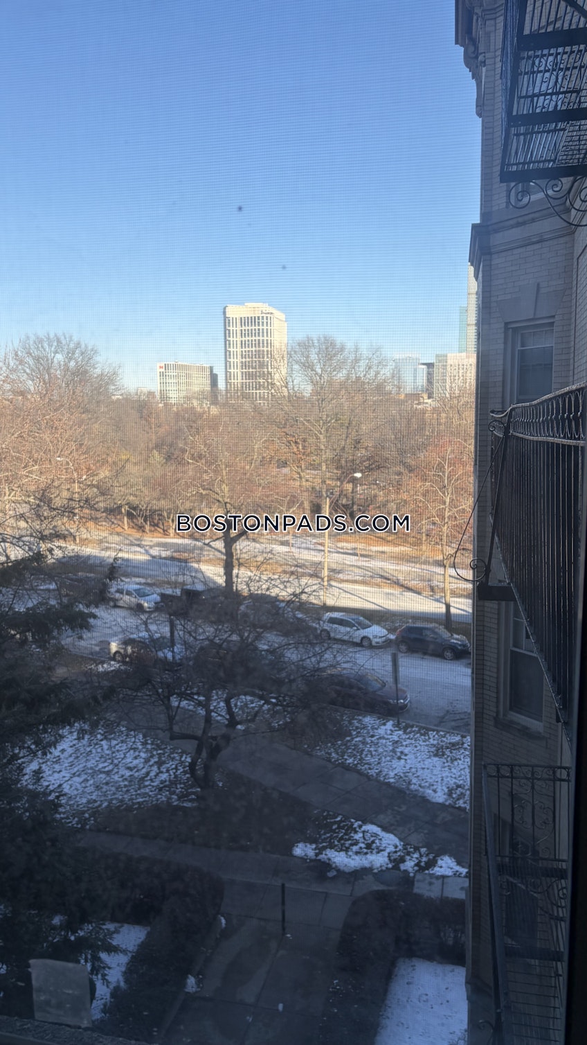 Boston - $2,500+ /month