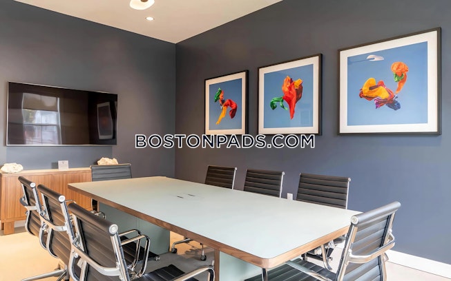 Marshfield - $2,989+ /mo