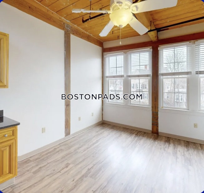 Whitman - $2,200+ /mo