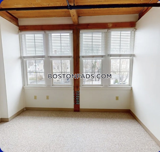 Whitman - $2,600+ /mo