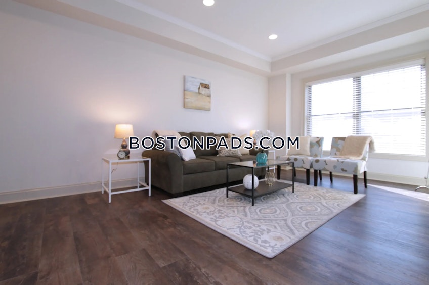 Stoughton - $2,500+ /month