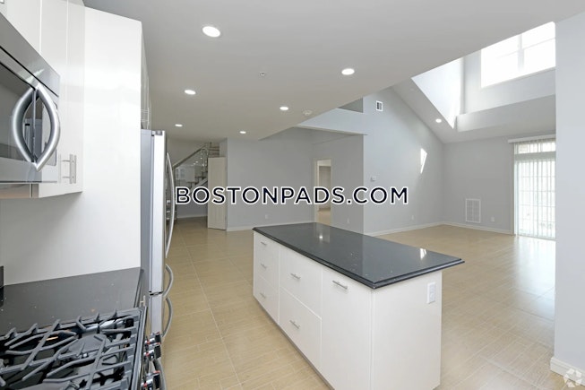 Stoughton - $3,769+ /mo