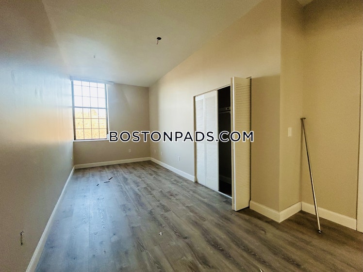 Weaver St., Fall River