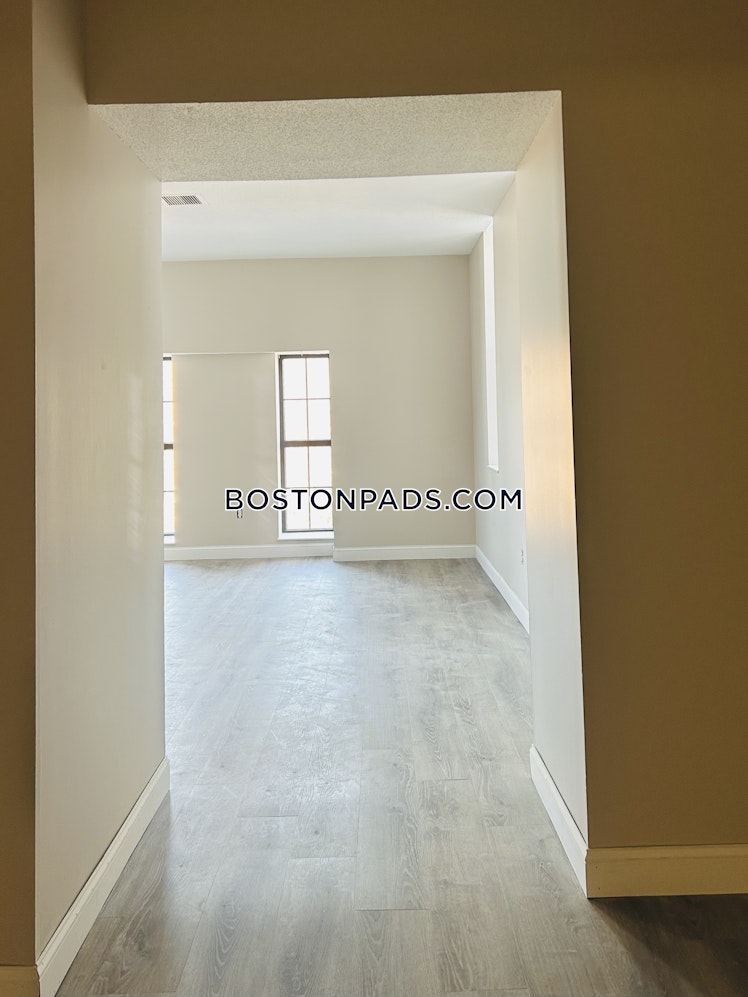 Weaver St., Fall River