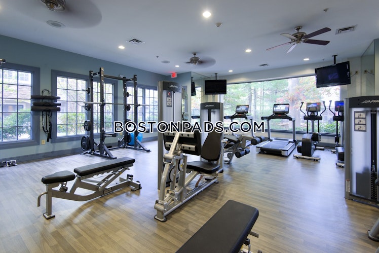 Foxborough Boulevard, Foxborough