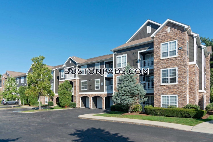 Foxborough Boulevard, Foxborough