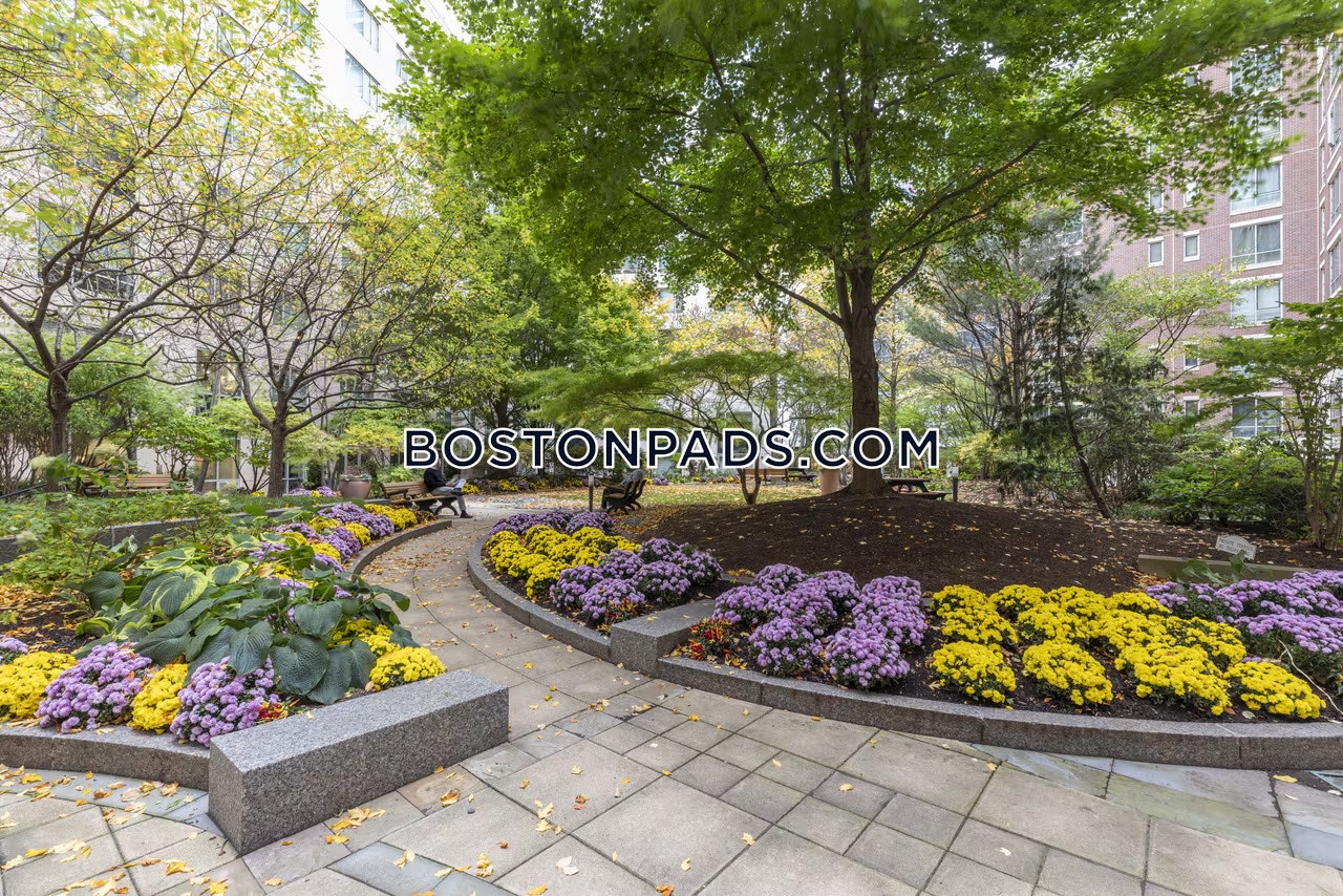 Boston - 1 Beds, 1 Baths
