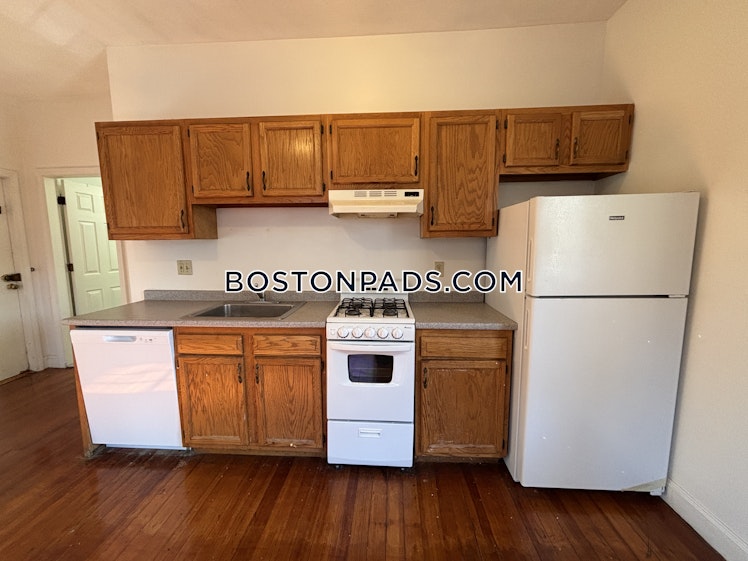 Strathmore Rd., Boston