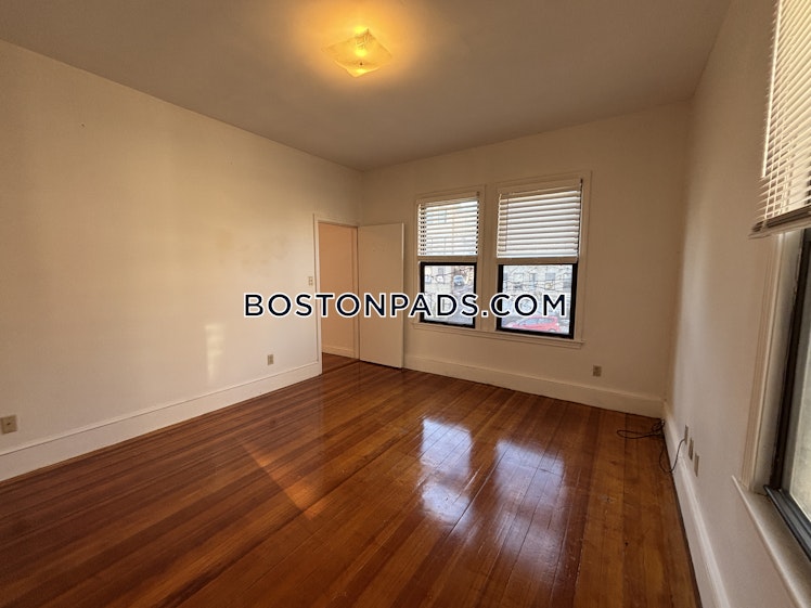 Strathmore Rd., Boston