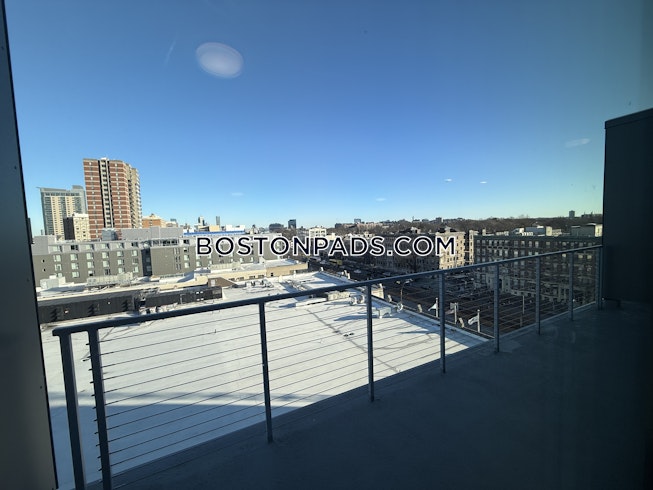 Boston - $4,200+ /mo