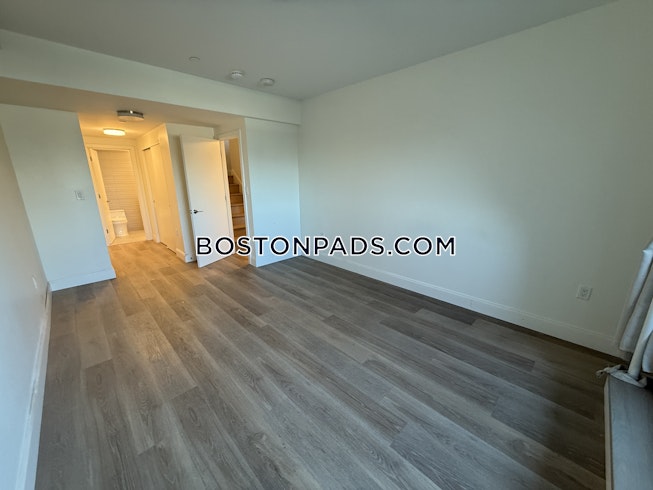 Boston - $4,200+ /mo