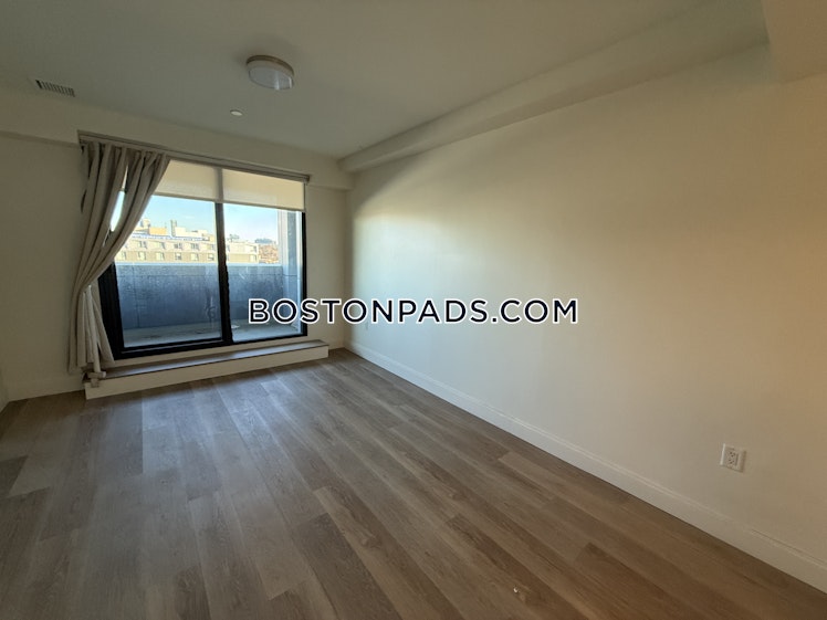 Commonwealth Ave., Boston