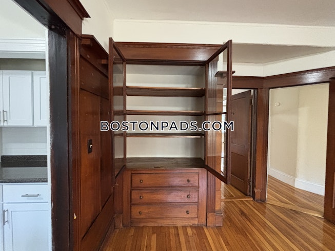 Boston - $3,195+ /mo