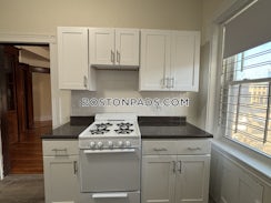 Blue Ledge Dr./>, Boston