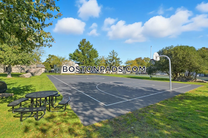 New Bedford - $3,295+ /month