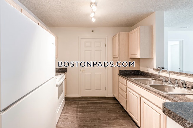 Raynham - $2,595+ /mo