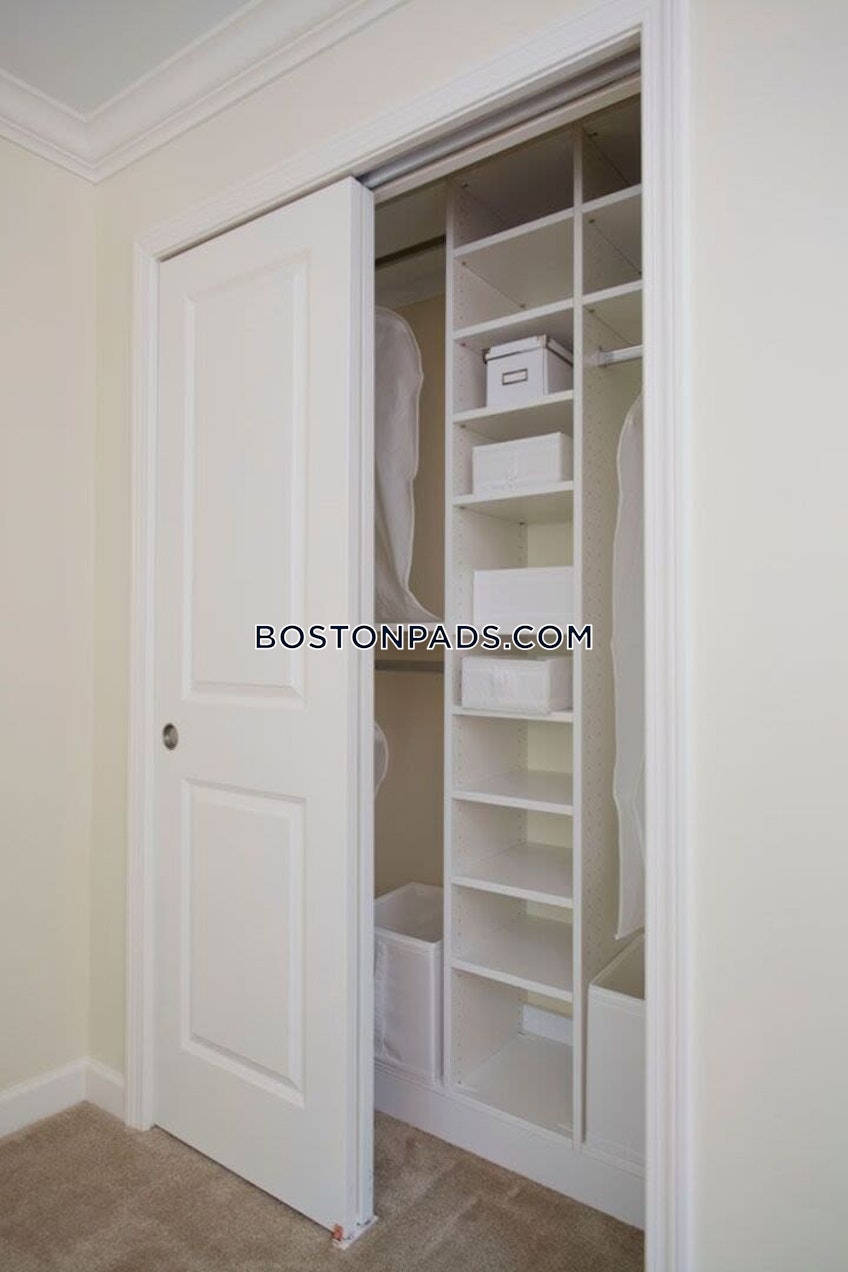 Lakeville - $2,195+ /month