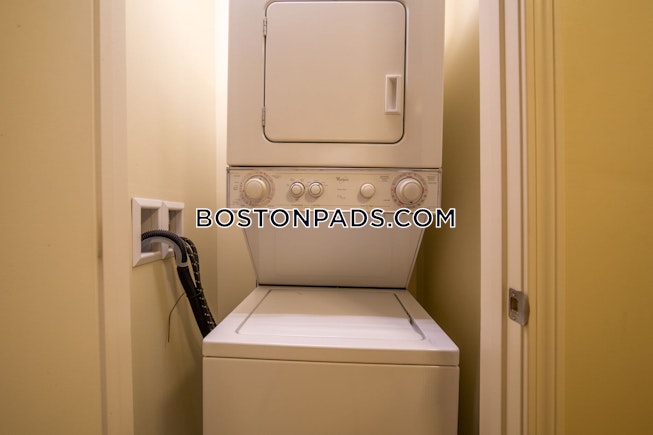 Lakeville - $2,195+ /mo