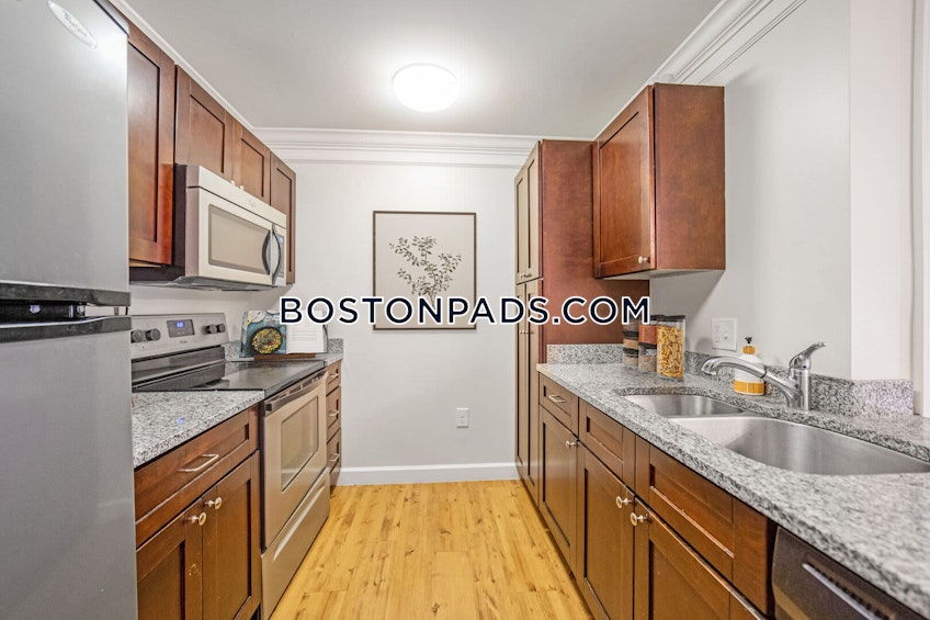 Lakeville - $2,395+ /month