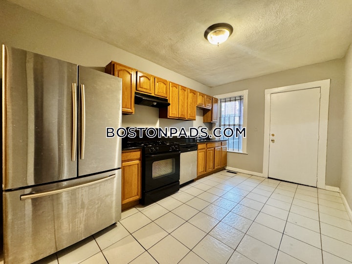 dorchester-apartment-for-rent-2-bedrooms-1-bath-boston-2600-8014650 