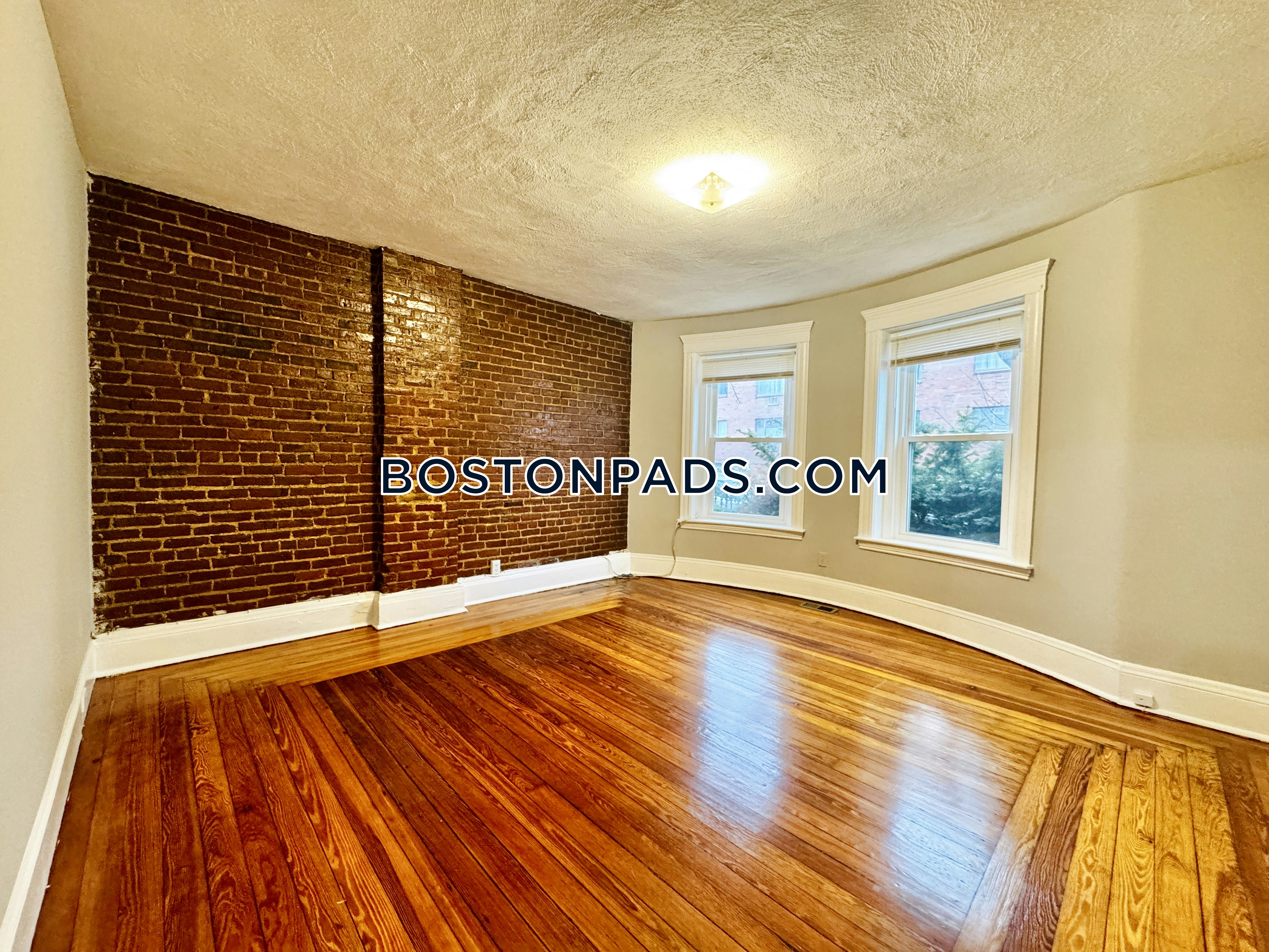 Boston - 2 Beds, 1 Baths