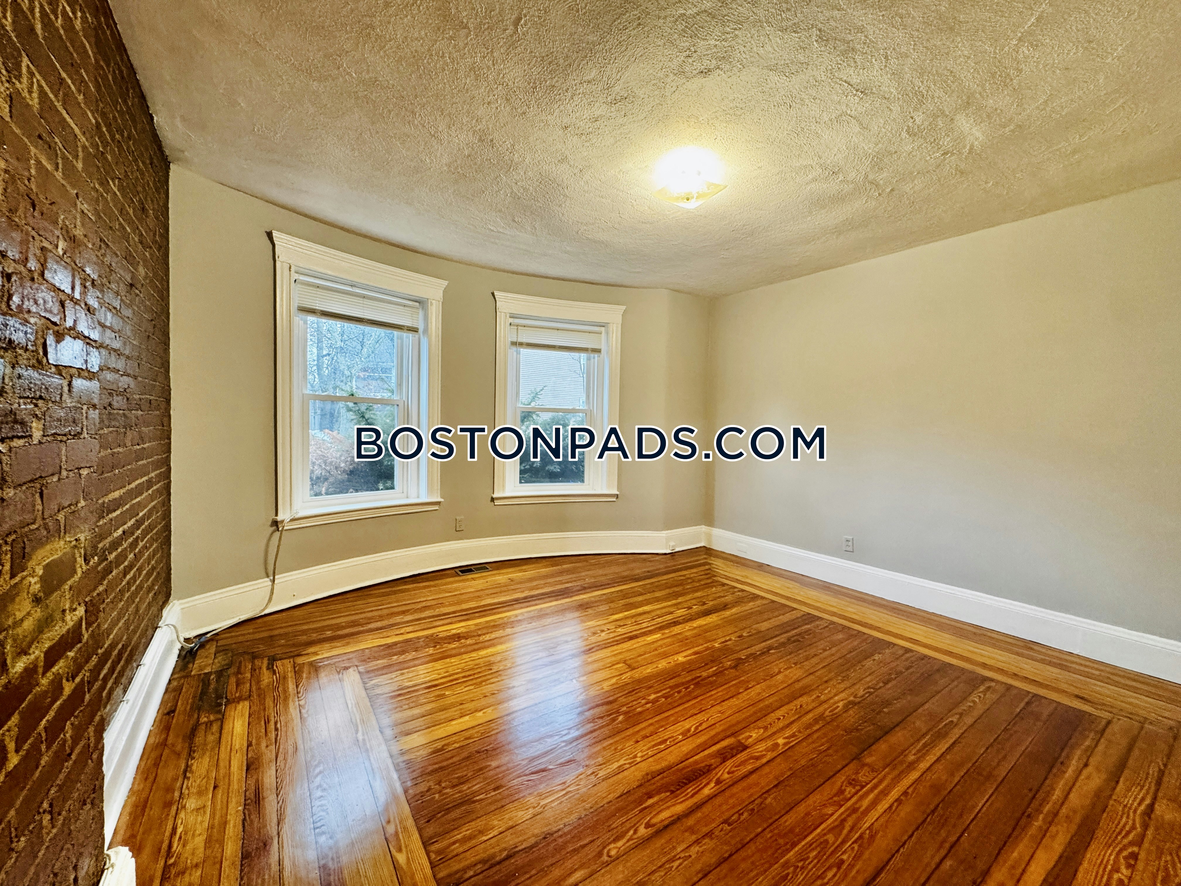 Boston - 2 Beds, 1 Baths