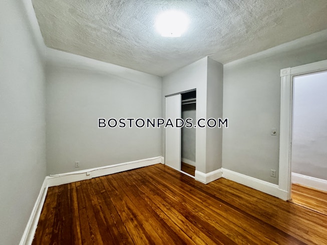 Boston - $2,600+ /mo