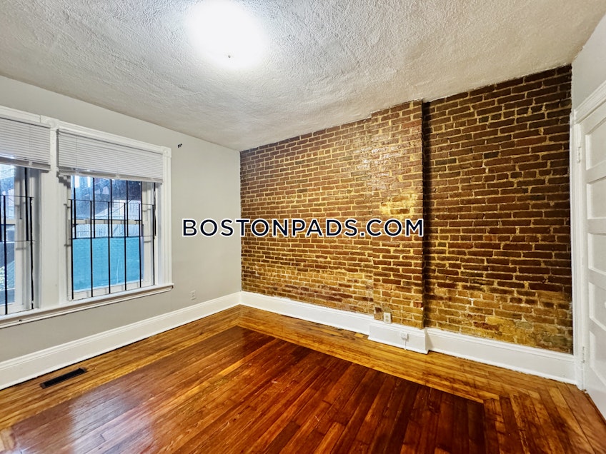 Boston - $2,600+ /month