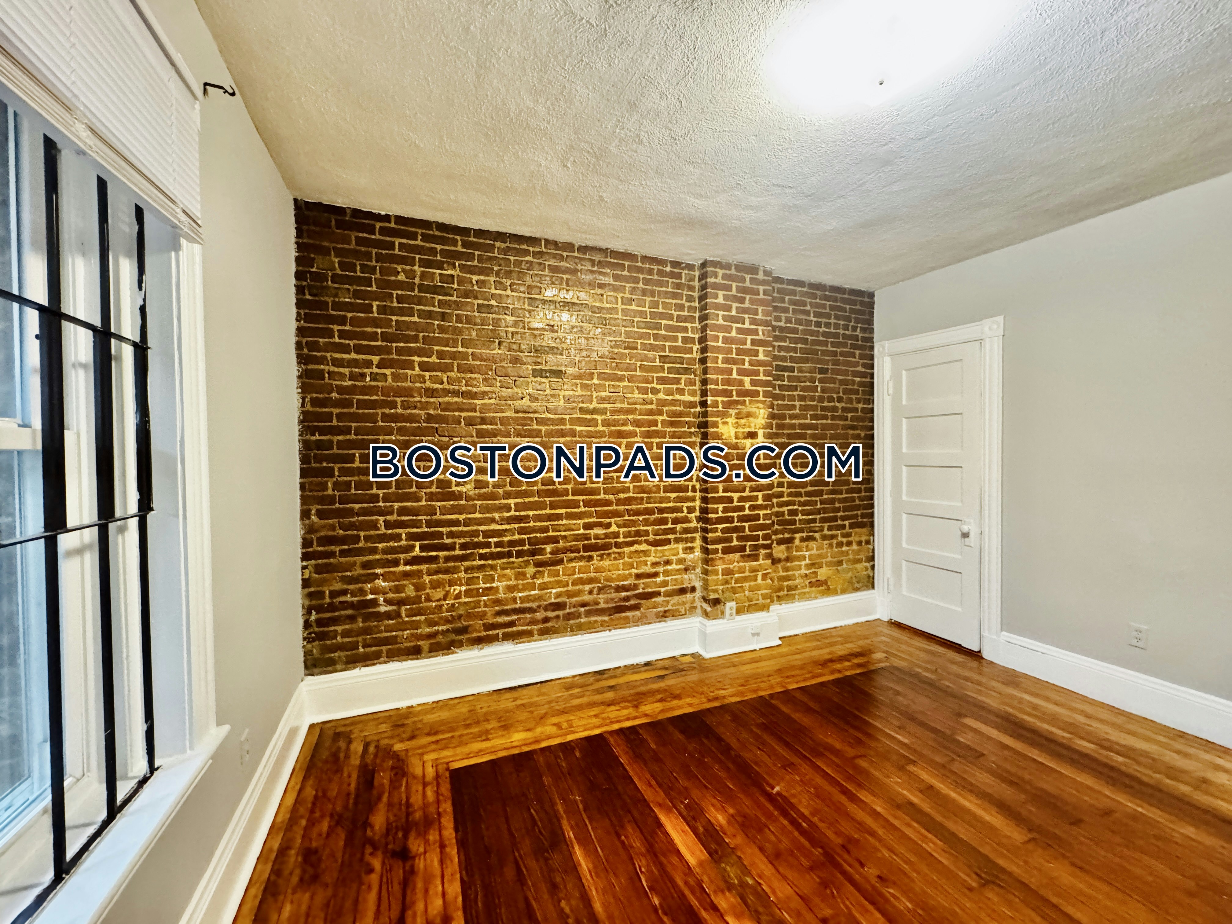 Boston - 2 Beds, 1 Baths