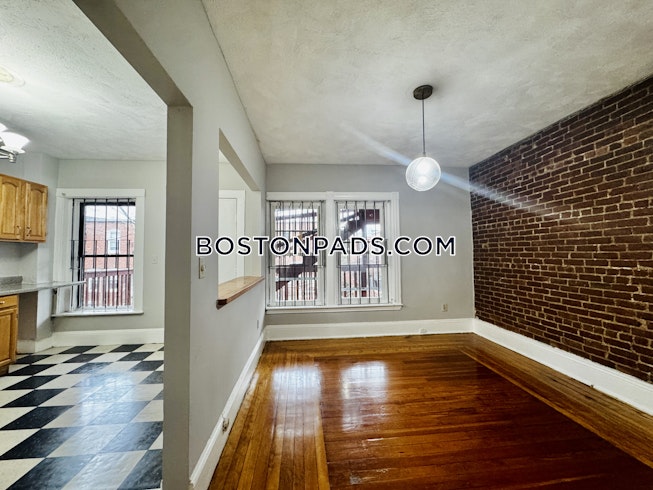 Boston - $2,800+ /mo