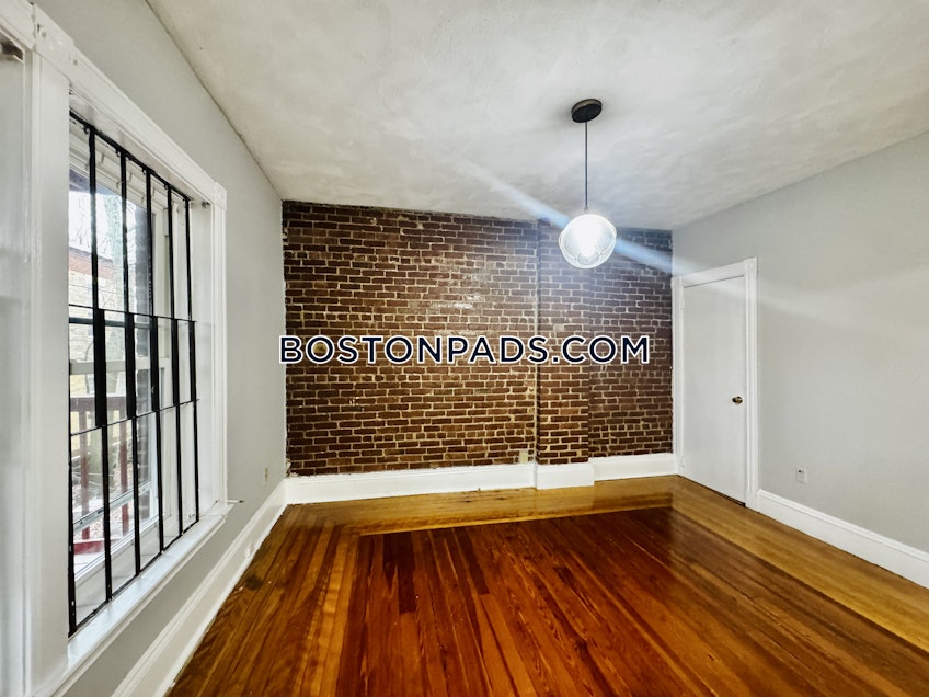 Boston - $2,800+ /month