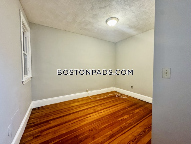 Boston - $2,800+ /mo