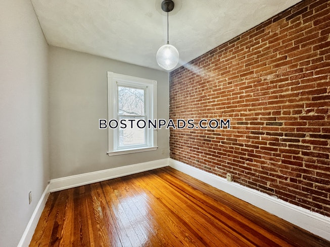 Boston - $2,800+ /mo