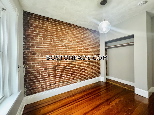 Boston - $2,800+ /mo