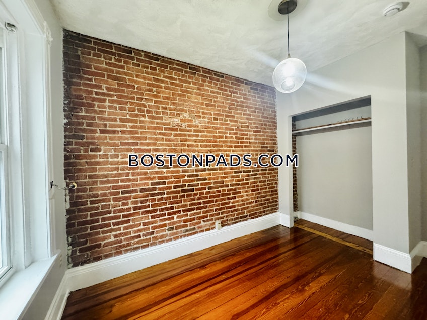 Boston - $2,800+ /month