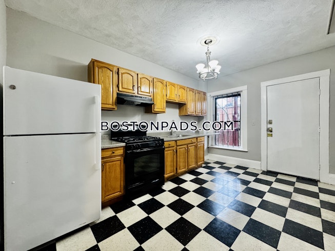 Boston - $2,800+ /mo