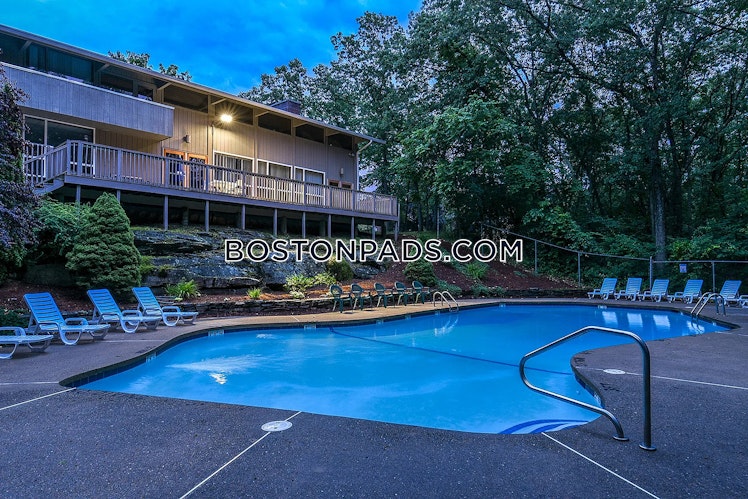 Heritage Ln., Leominster