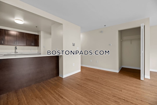 Boston - $4,450+ /mo