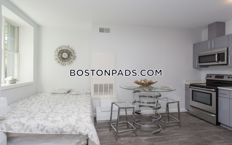 Commonwealth Ave., Boston