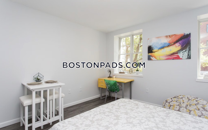 Boston - $2,400+ /month