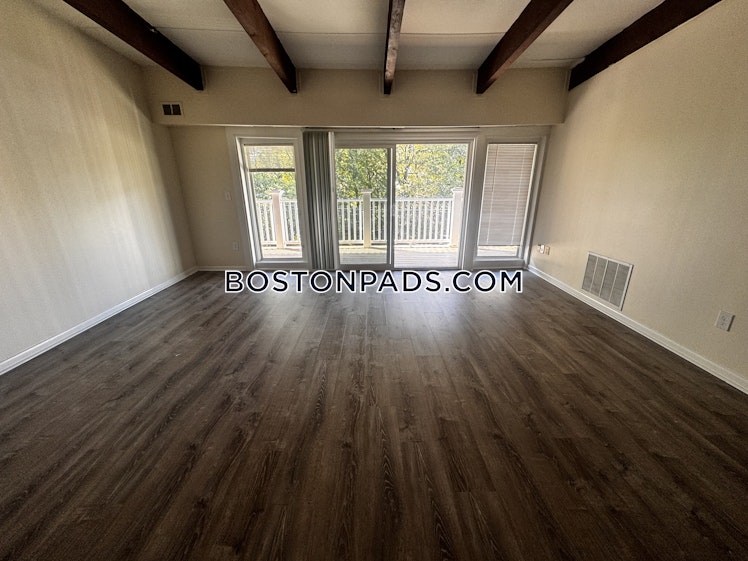 Westgate Dr., Woburn