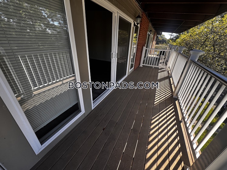 Westgate Dr., Woburn