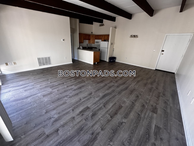 Woburn - $2,050+ /mo