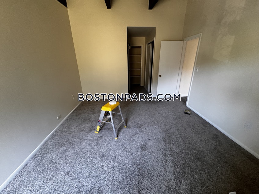 Woburn - $2,050+ /month