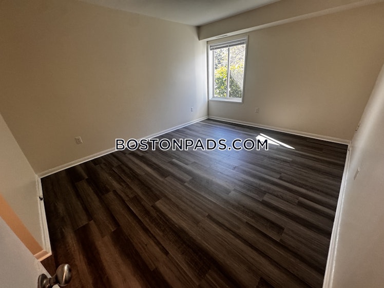 Westgate Dr., Woburn