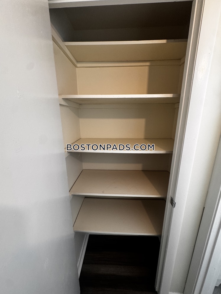 Westgate Dr., Woburn